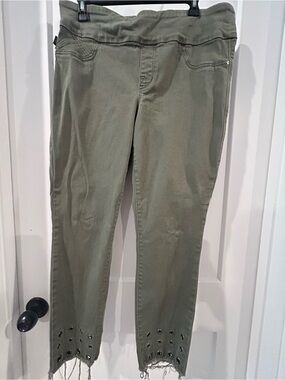Rock & Republic Olive Green capri Pants